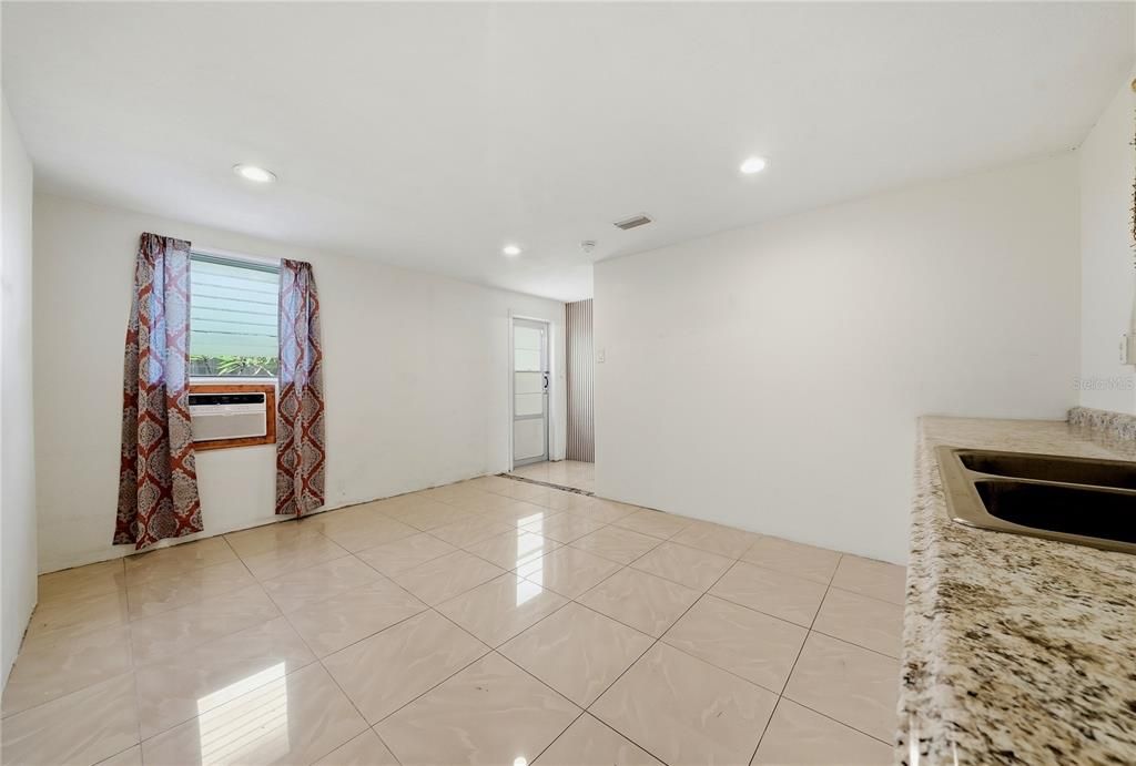 For Sale: $259,900 (3 beds, 2 baths, 1152 Square Feet)