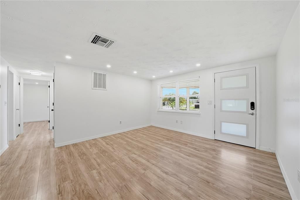 For Sale: $259,900 (3 beds, 2 baths, 1152 Square Feet)
