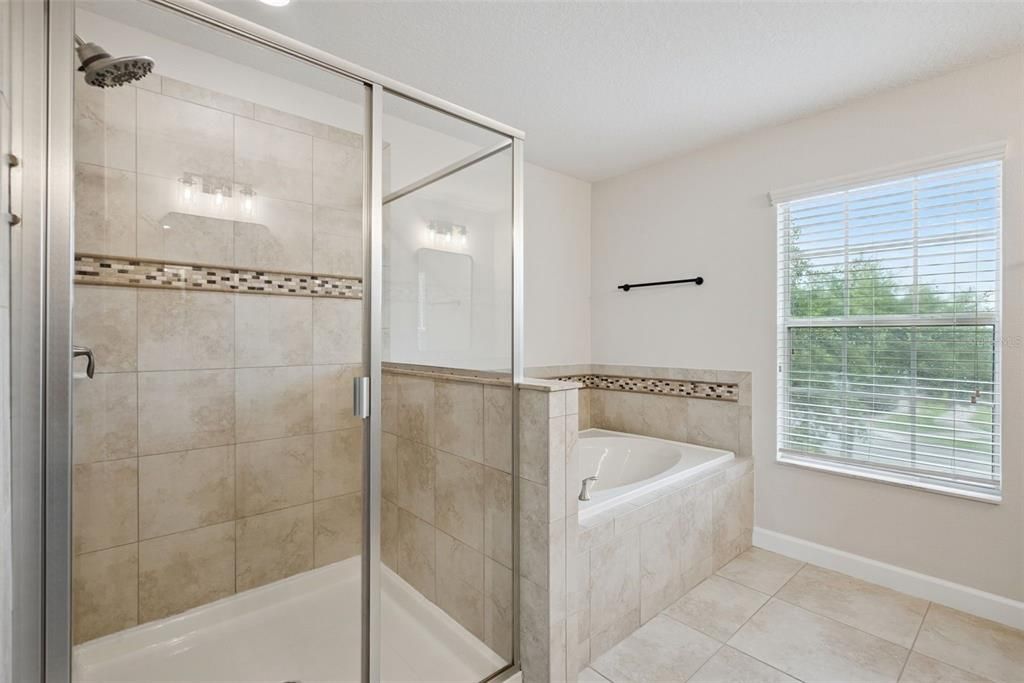 For Sale: $950,000 (5 beds, 3 baths, 3777 Square Feet)