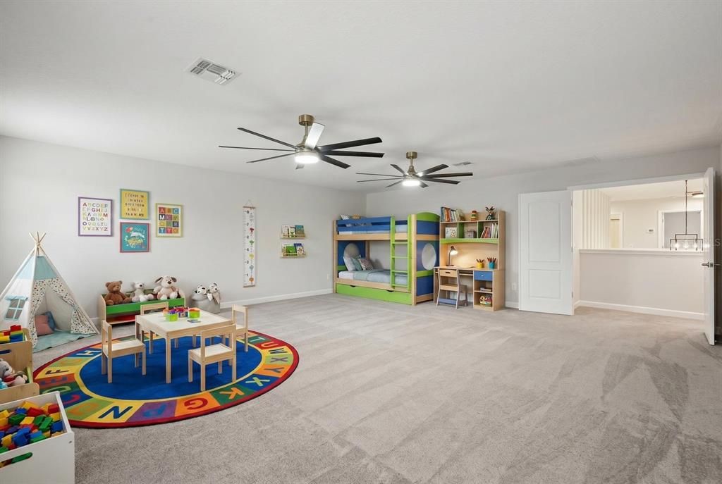 For Sale: $950,000 (5 beds, 3 baths, 3777 Square Feet)