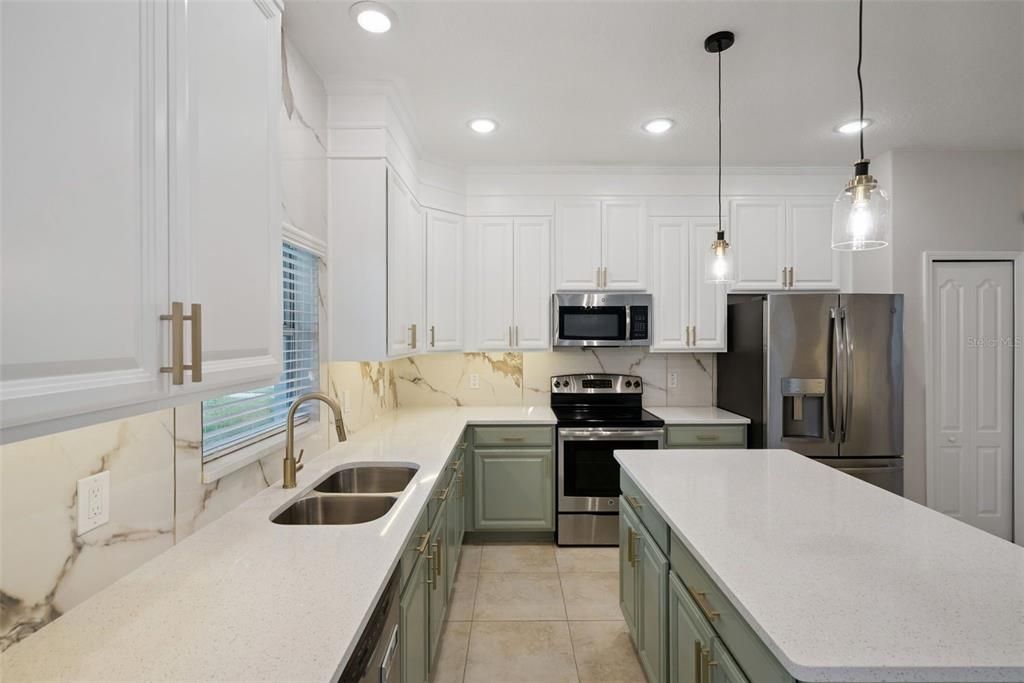 For Sale: $950,000 (5 beds, 3 baths, 3777 Square Feet)