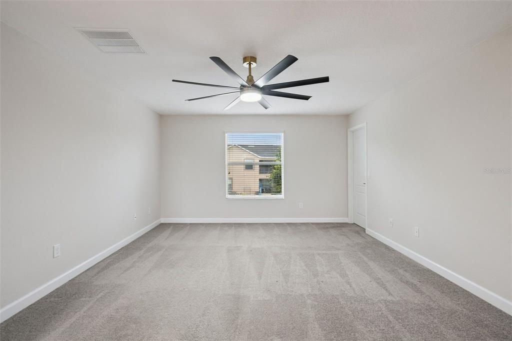For Sale: $950,000 (5 beds, 3 baths, 3777 Square Feet)