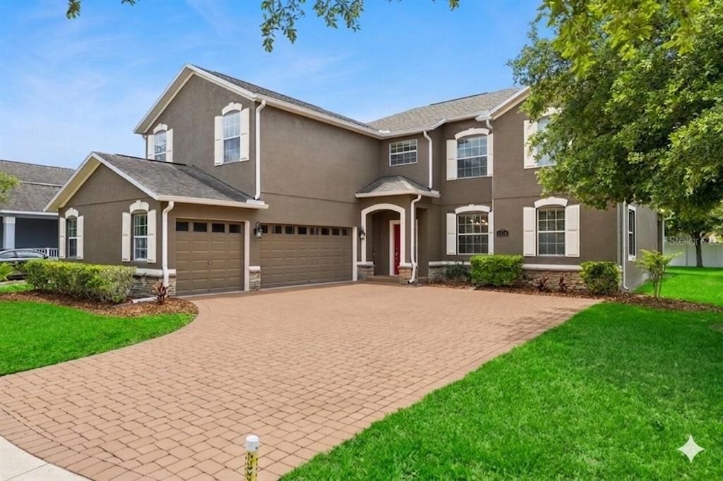 For Sale: $950,000 (5 beds, 3 baths, 3777 Square Feet)