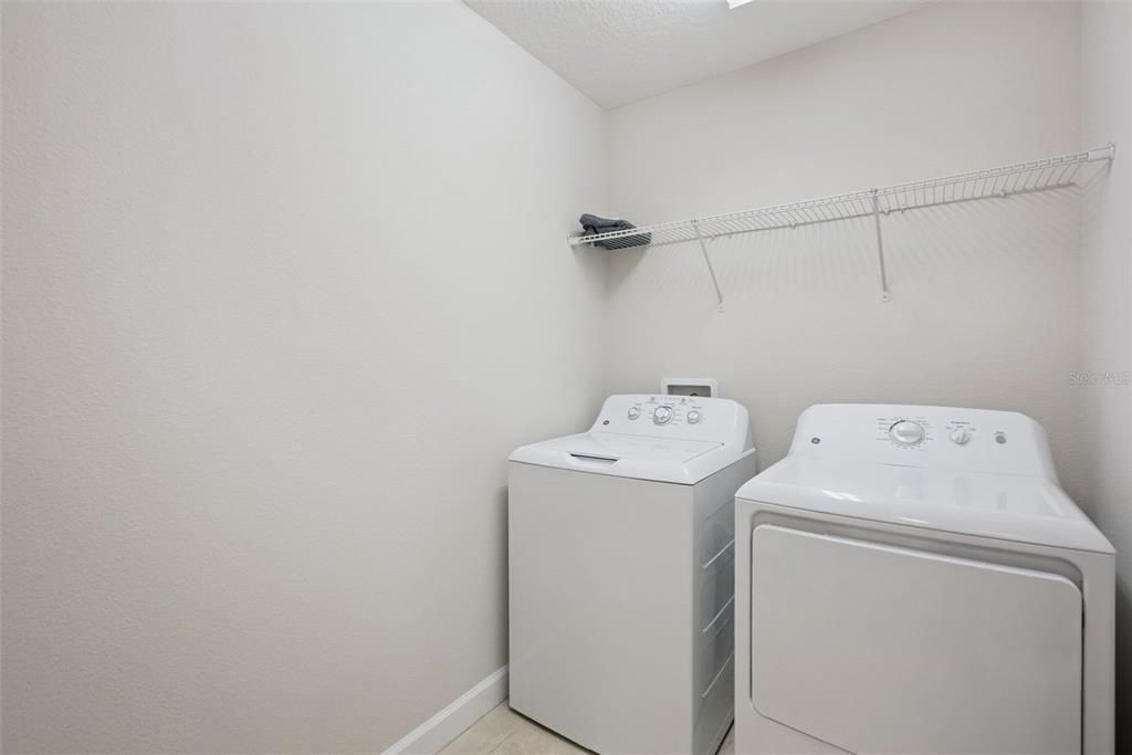 For Sale: $950,000 (5 beds, 3 baths, 3777 Square Feet)
