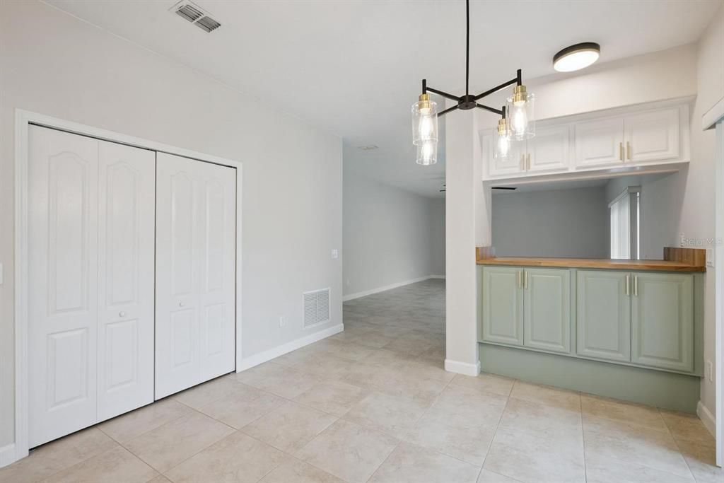 For Sale: $950,000 (5 beds, 3 baths, 3777 Square Feet)