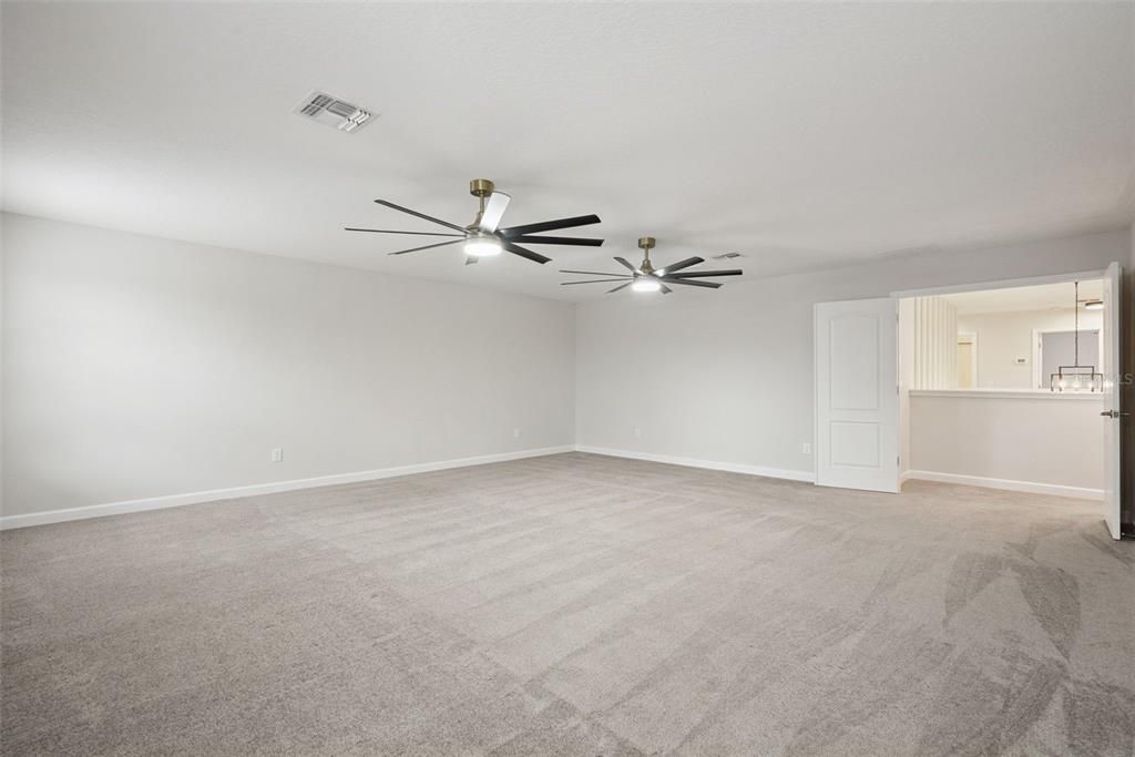 For Sale: $950,000 (5 beds, 3 baths, 3777 Square Feet)