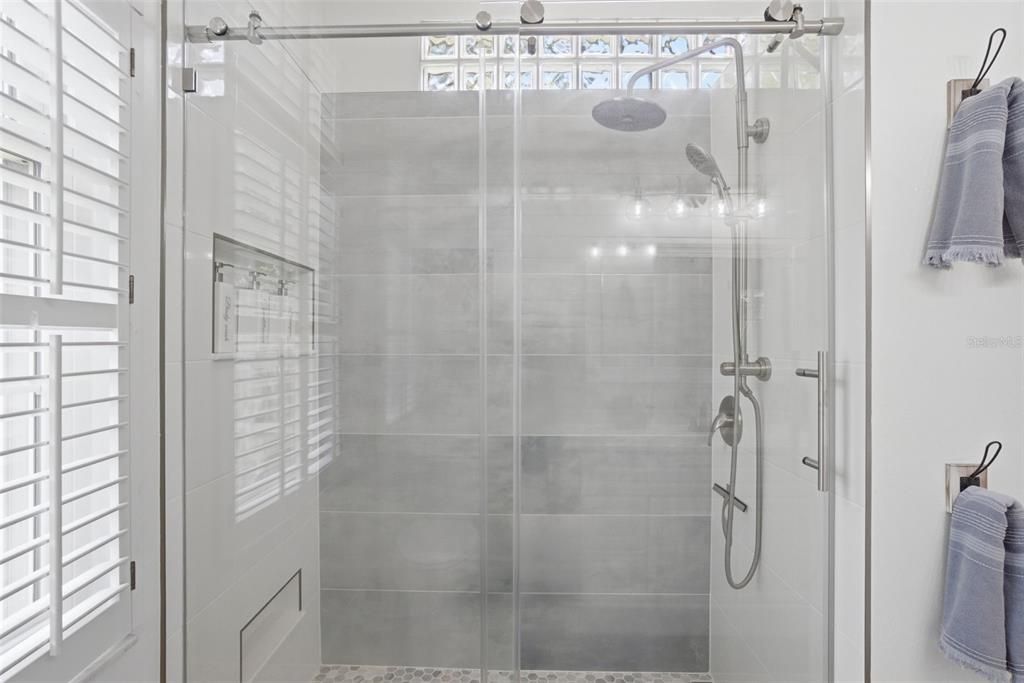 For Sale: $715,000 (5 beds, 3 baths, 3231 Square Feet)