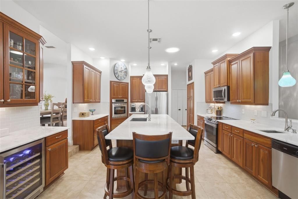 For Sale: $715,000 (5 beds, 3 baths, 3231 Square Feet)