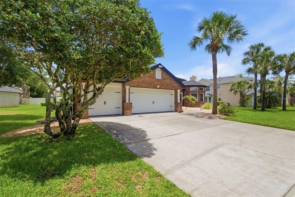 For Sale: $715,000 (5 beds, 3 baths, 3231 Square Feet)