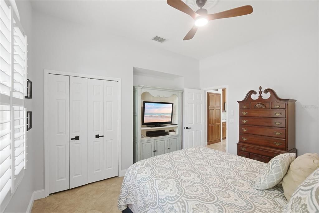 For Sale: $715,000 (5 beds, 3 baths, 3231 Square Feet)