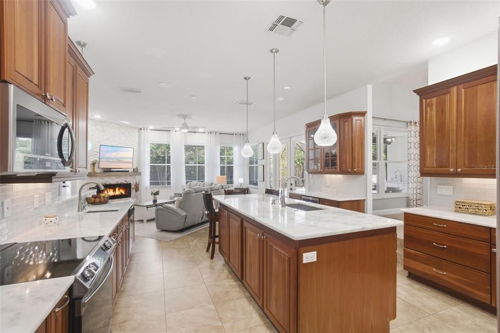 For Sale: $715,000 (5 beds, 3 baths, 3231 Square Feet)