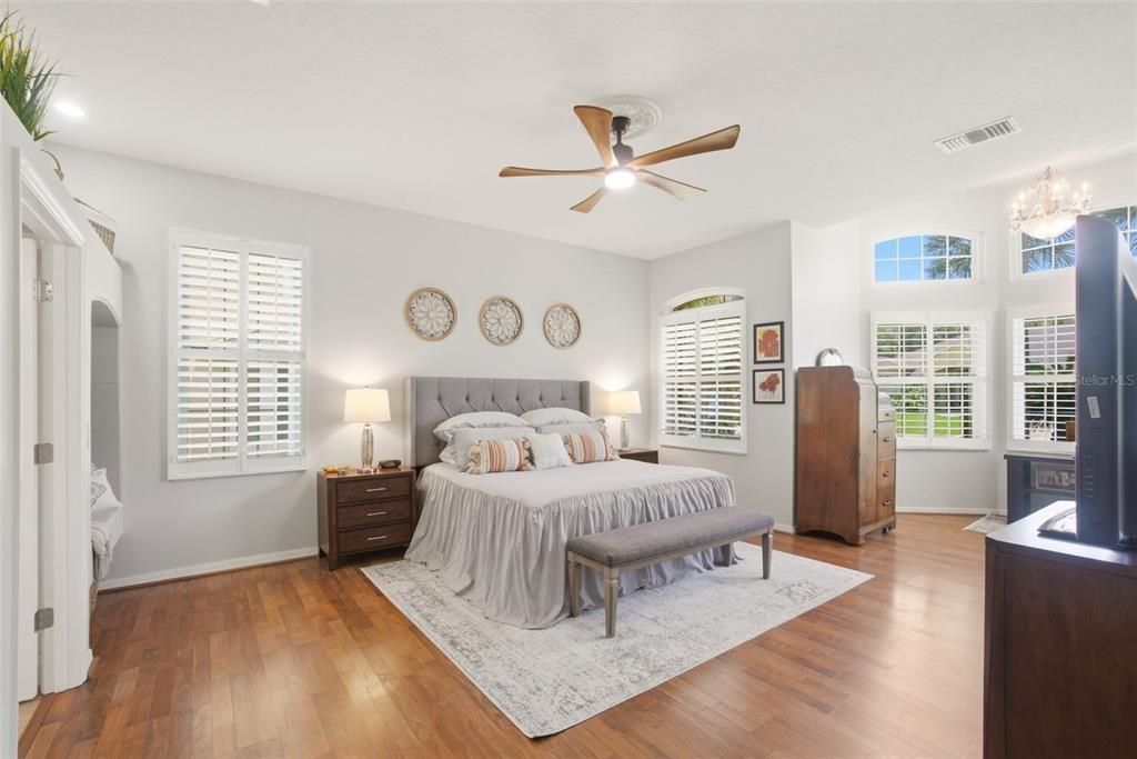 For Sale: $715,000 (5 beds, 3 baths, 3231 Square Feet)