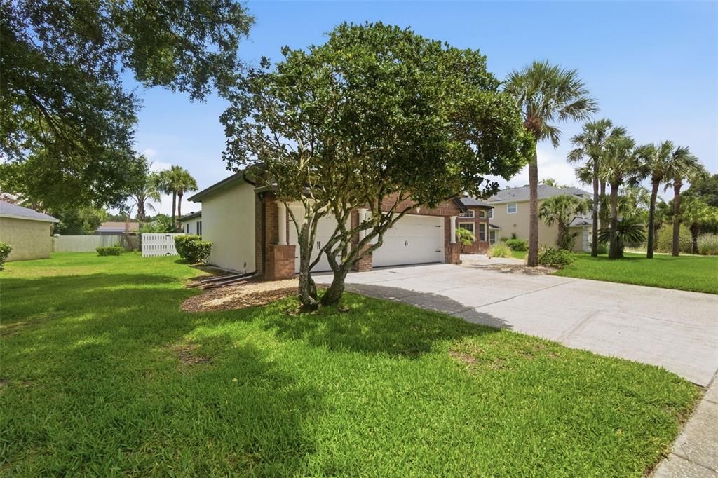 For Sale: $715,000 (5 beds, 3 baths, 3231 Square Feet)