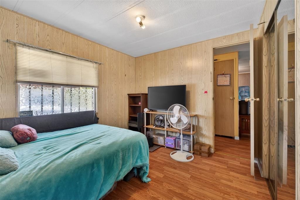 For Sale: $189,900 (2 beds, 2 baths, 1344 Square Feet)
