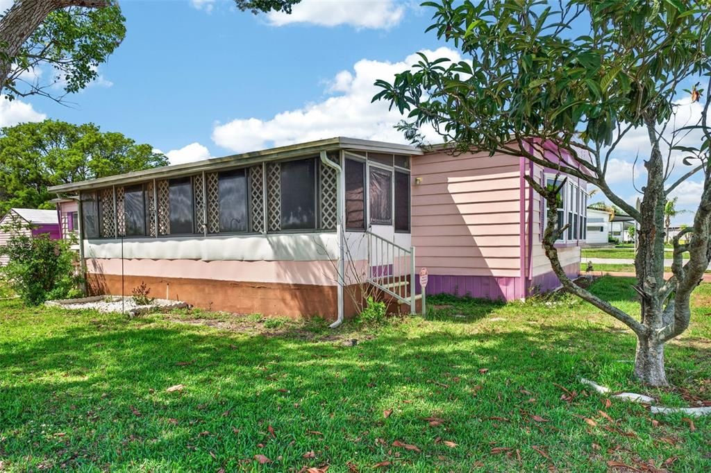 For Sale: $189,900 (2 beds, 2 baths, 1344 Square Feet)