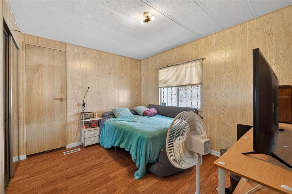 For Sale: $189,900 (2 beds, 2 baths, 1344 Square Feet)