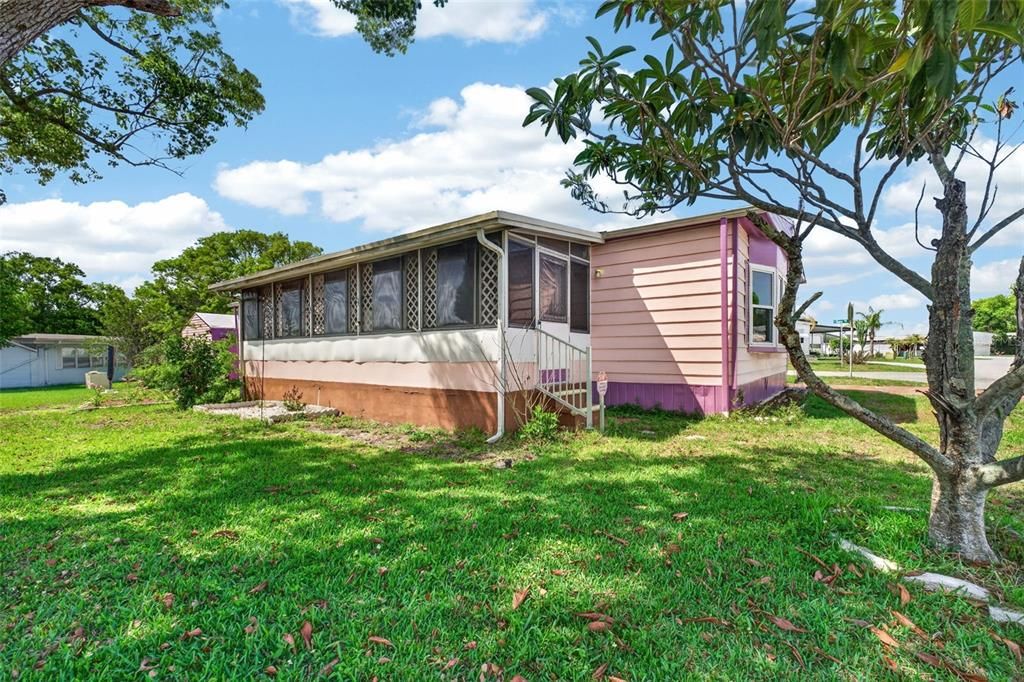 For Sale: $189,900 (2 beds, 2 baths, 1344 Square Feet)