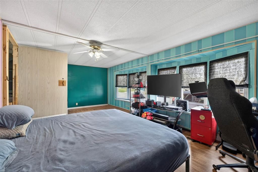 For Sale: $189,900 (2 beds, 2 baths, 1344 Square Feet)