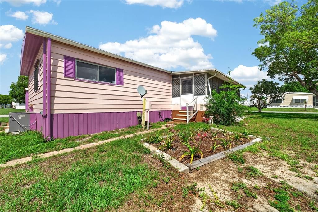 For Sale: $189,900 (2 beds, 2 baths, 1344 Square Feet)