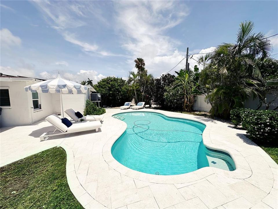 En Venta: $899,900 (3 camas, 2 baños, 1616 Pies cuadrados)