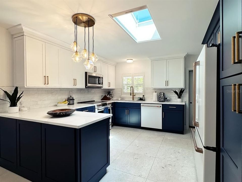 En Venta: $899,900 (3 camas, 2 baños, 1616 Pies cuadrados)