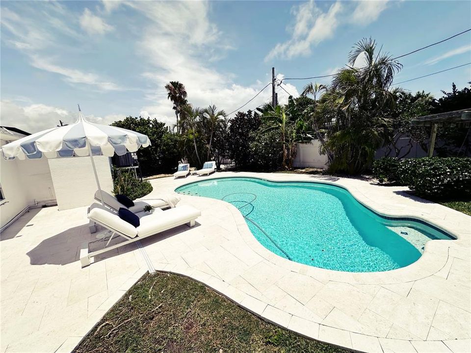 En Venta: $899,900 (3 camas, 2 baños, 1616 Pies cuadrados)