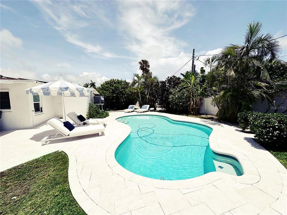 En Venta: $899,900 (3 camas, 2 baños, 1616 Pies cuadrados)