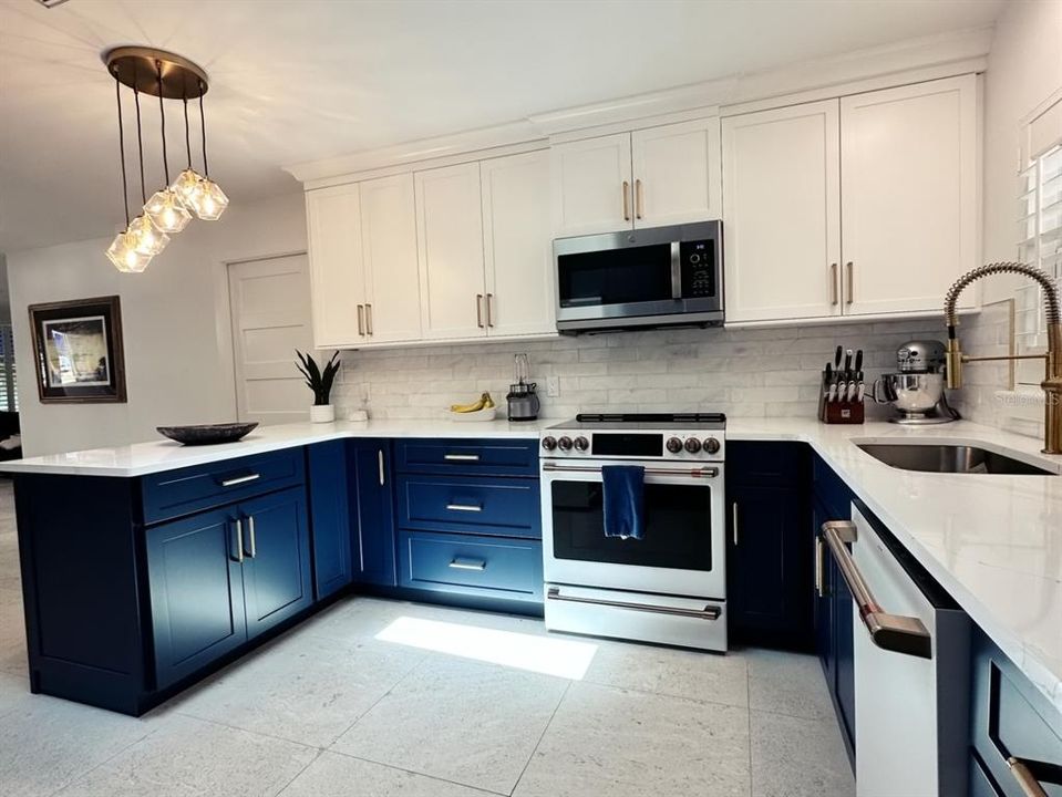 En Venta: $899,900 (3 camas, 2 baños, 1616 Pies cuadrados)