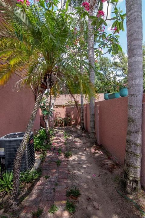 For Sale: $675,000 (4 beds, 5 baths, 2868 Square Feet)