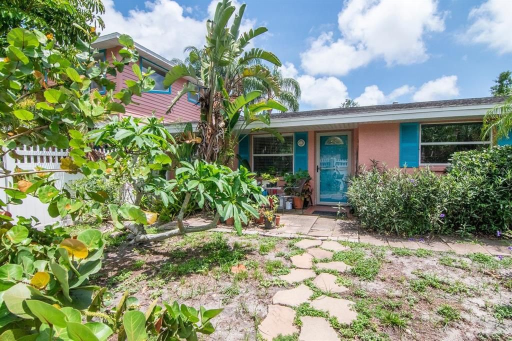 For Sale: $675,000 (4 beds, 5 baths, 2868 Square Feet)