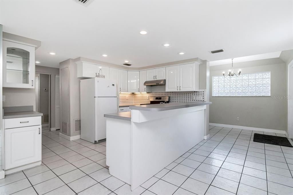 For Sale: $675,000 (4 beds, 5 baths, 2868 Square Feet)