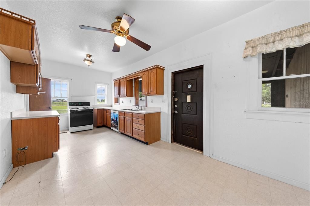 En Venta: $429,900 (3 camas, 1 baños, 1610 Pies cuadrados)