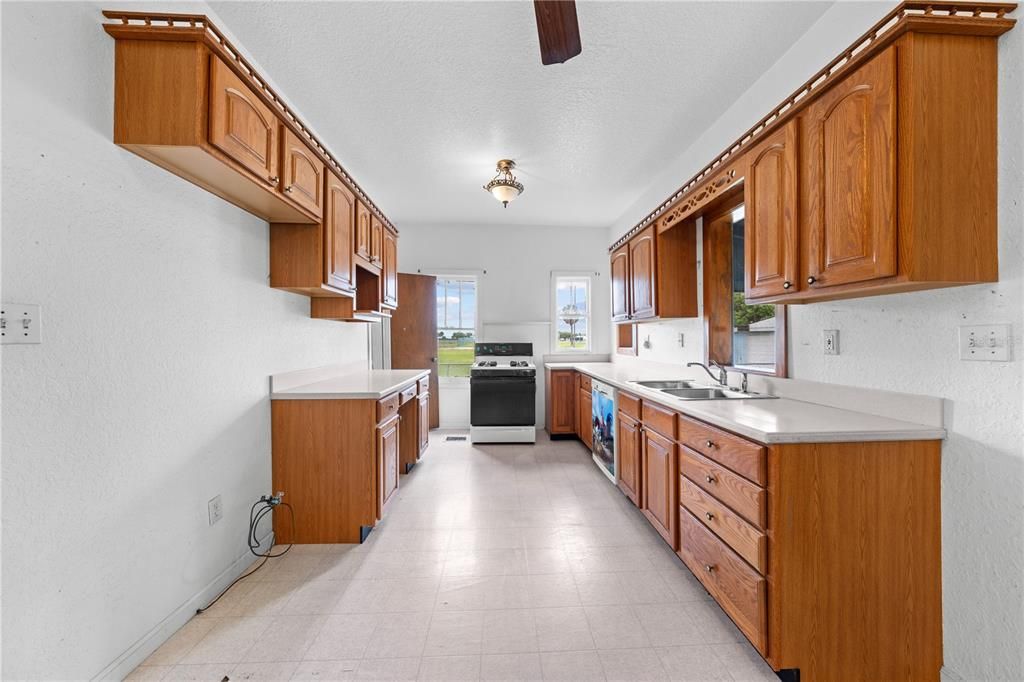 En Venta: $429,900 (3 camas, 1 baños, 1610 Pies cuadrados)
