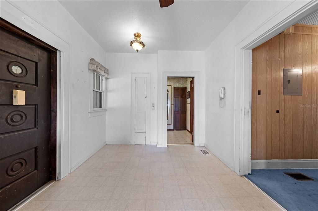 En Venta: $429,900 (3 camas, 1 baños, 1610 Pies cuadrados)