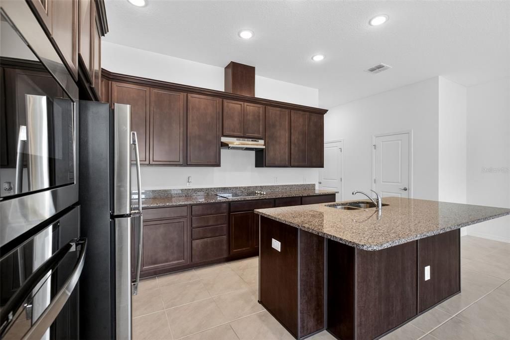 For Sale: $400,000 (3 beds, 2 baths, 2200 Square Feet)