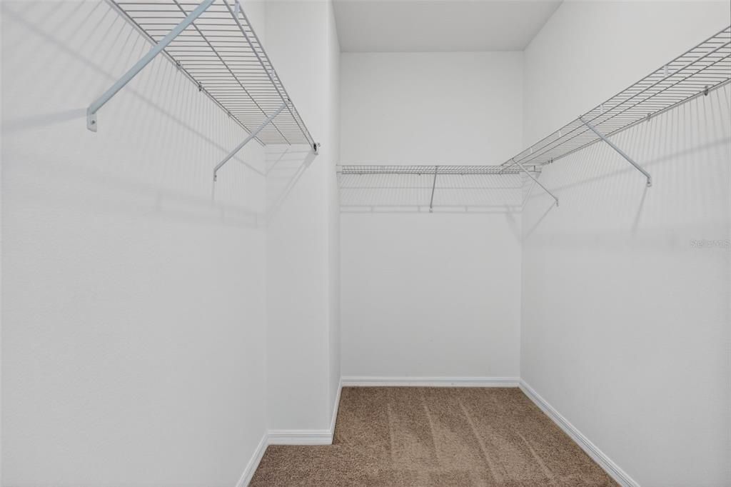 For Sale: $400,000 (3 beds, 2 baths, 2200 Square Feet)