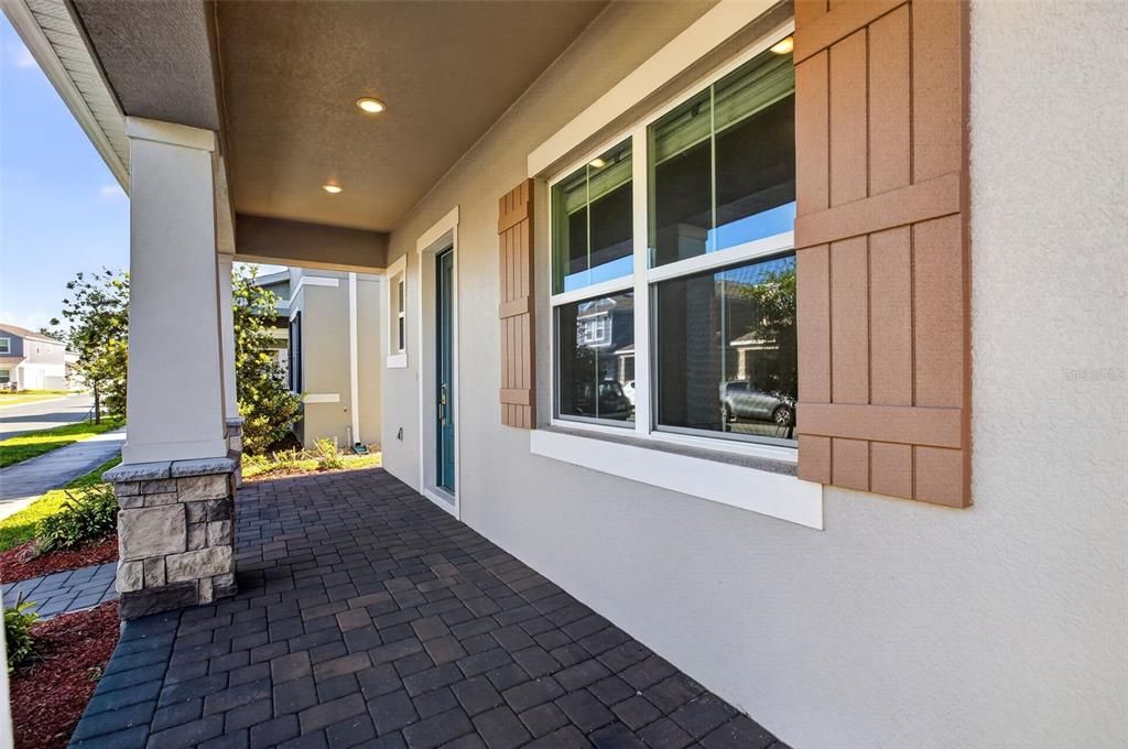 For Sale: $400,000 (3 beds, 2 baths, 2200 Square Feet)