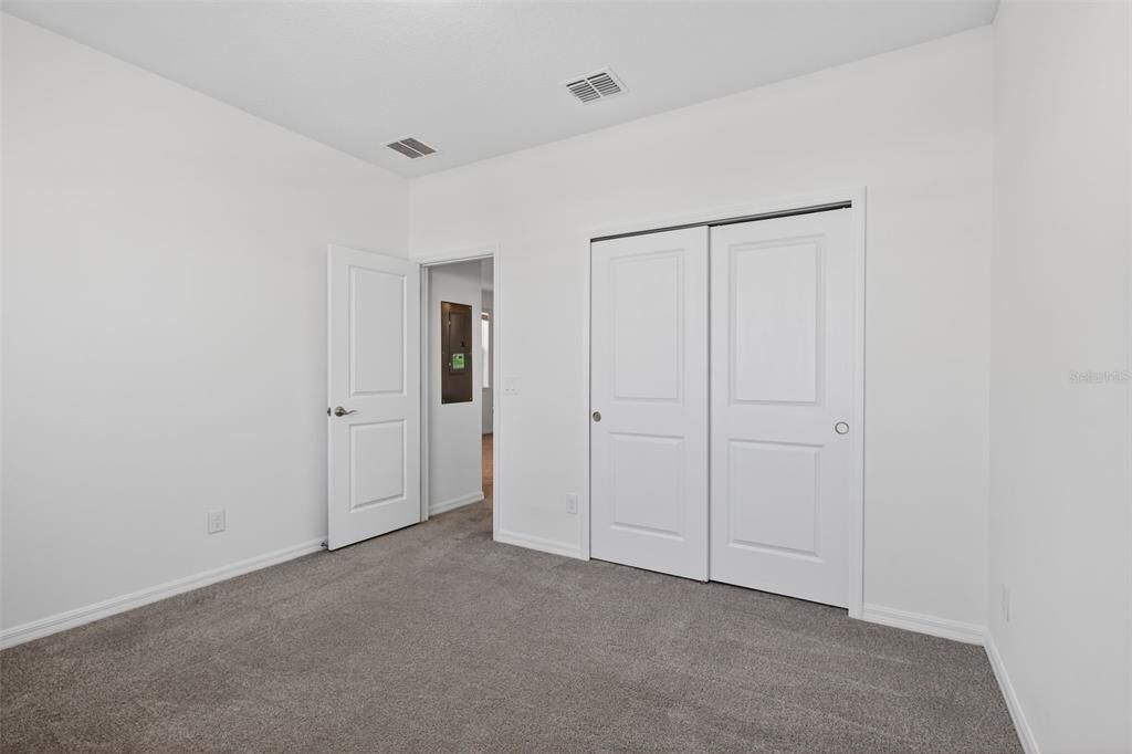 For Sale: $400,000 (3 beds, 2 baths, 2200 Square Feet)