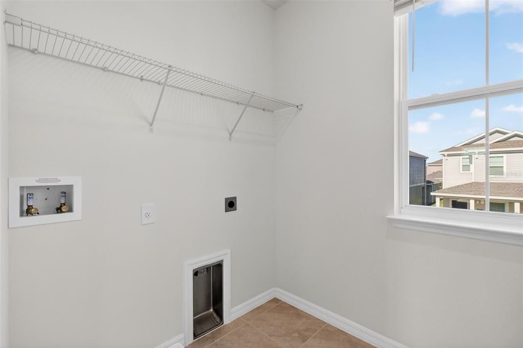 For Sale: $400,000 (3 beds, 2 baths, 2200 Square Feet)