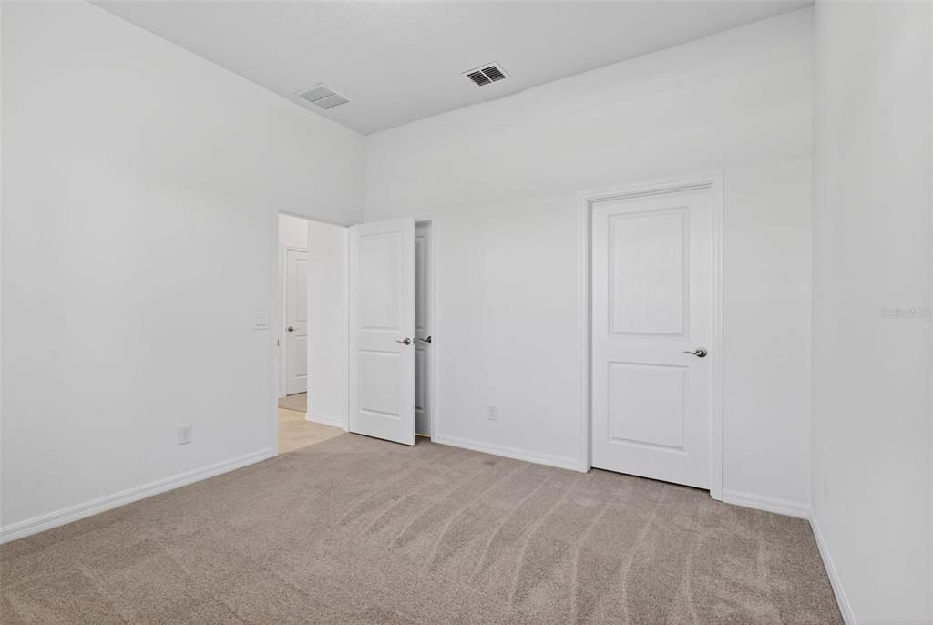 For Sale: $400,000 (3 beds, 2 baths, 2200 Square Feet)