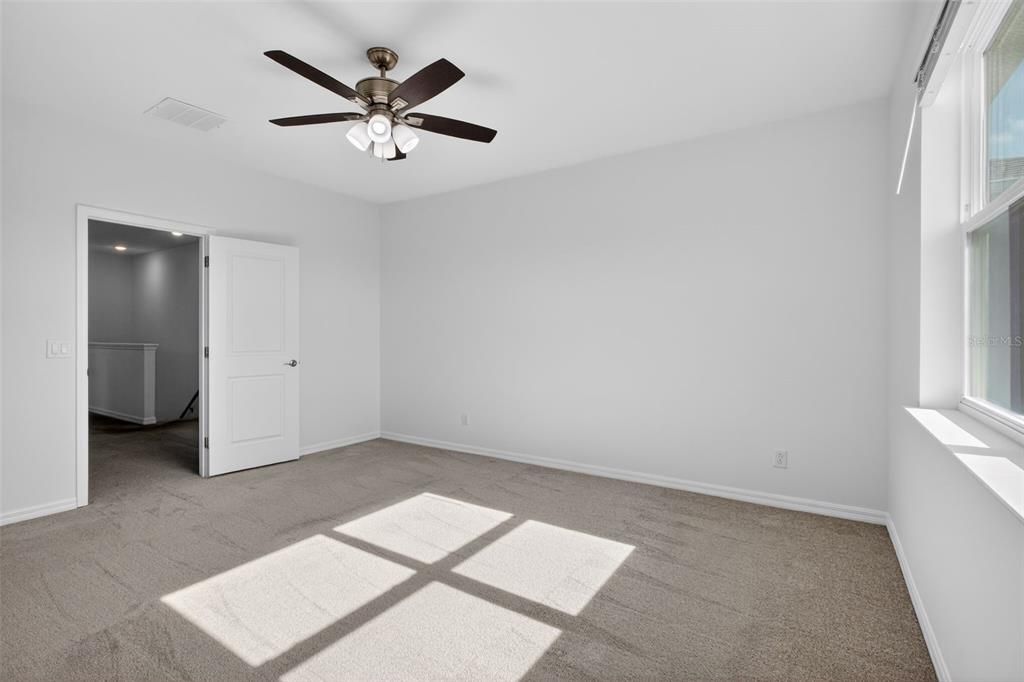 For Sale: $400,000 (3 beds, 2 baths, 2200 Square Feet)