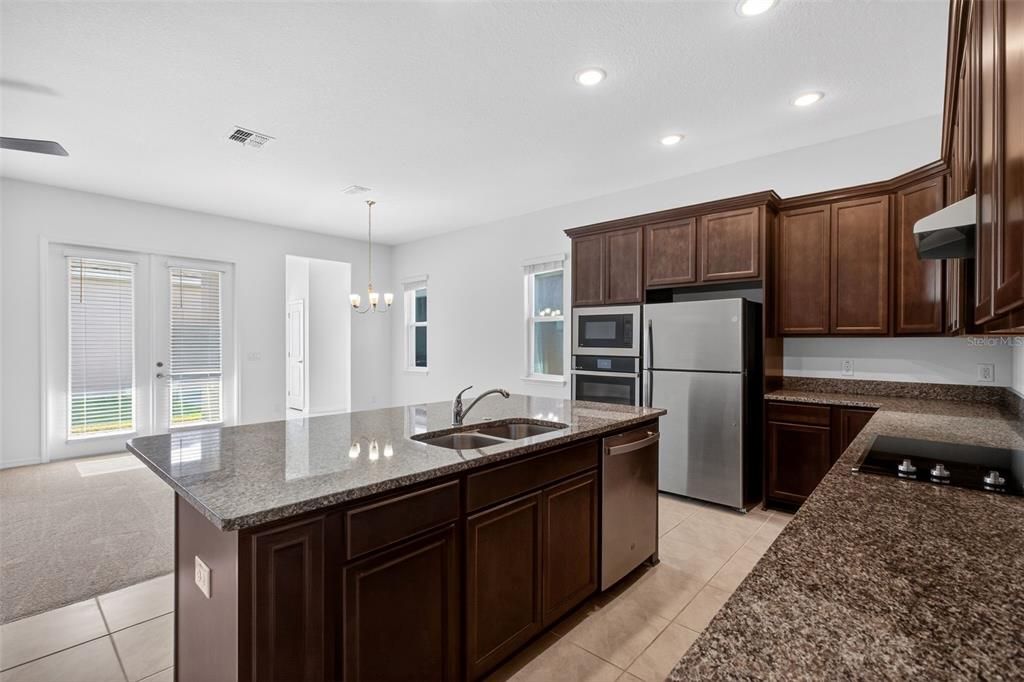 For Sale: $400,000 (3 beds, 2 baths, 2200 Square Feet)