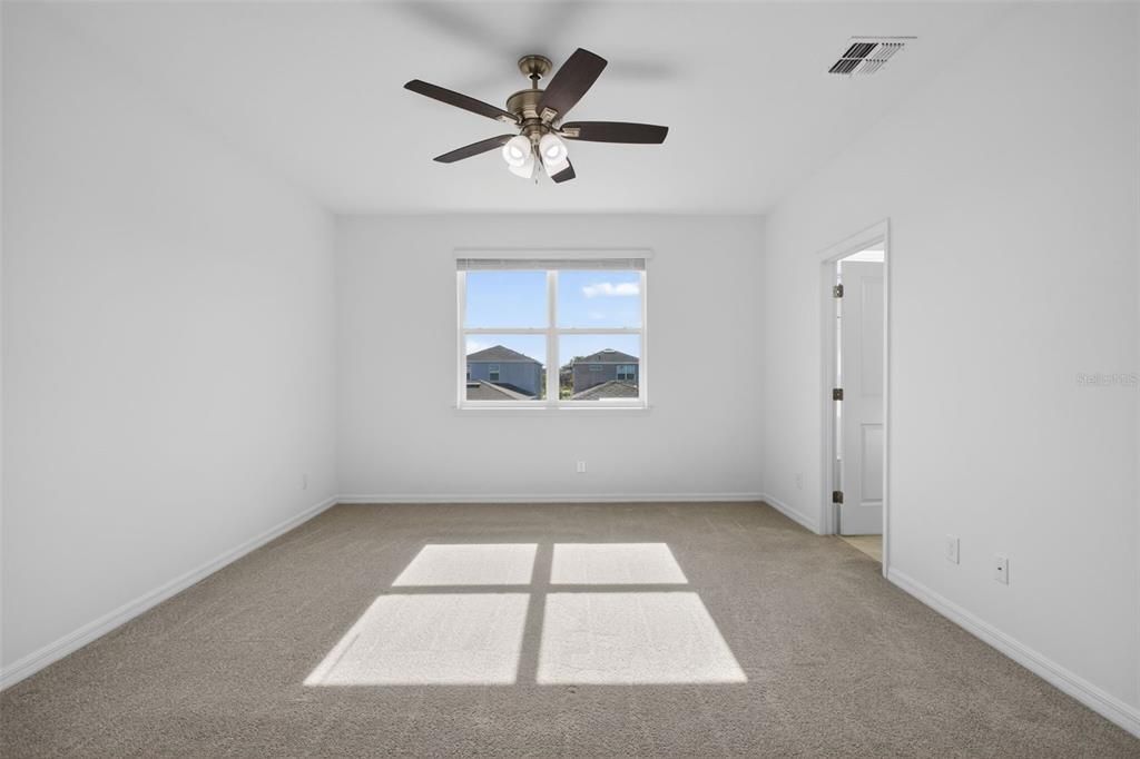 For Sale: $400,000 (3 beds, 2 baths, 2200 Square Feet)