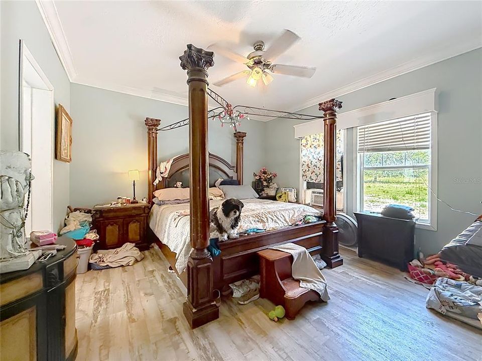 For Sale: $269,000 (4 beds, 2 baths, 1904 Square Feet)