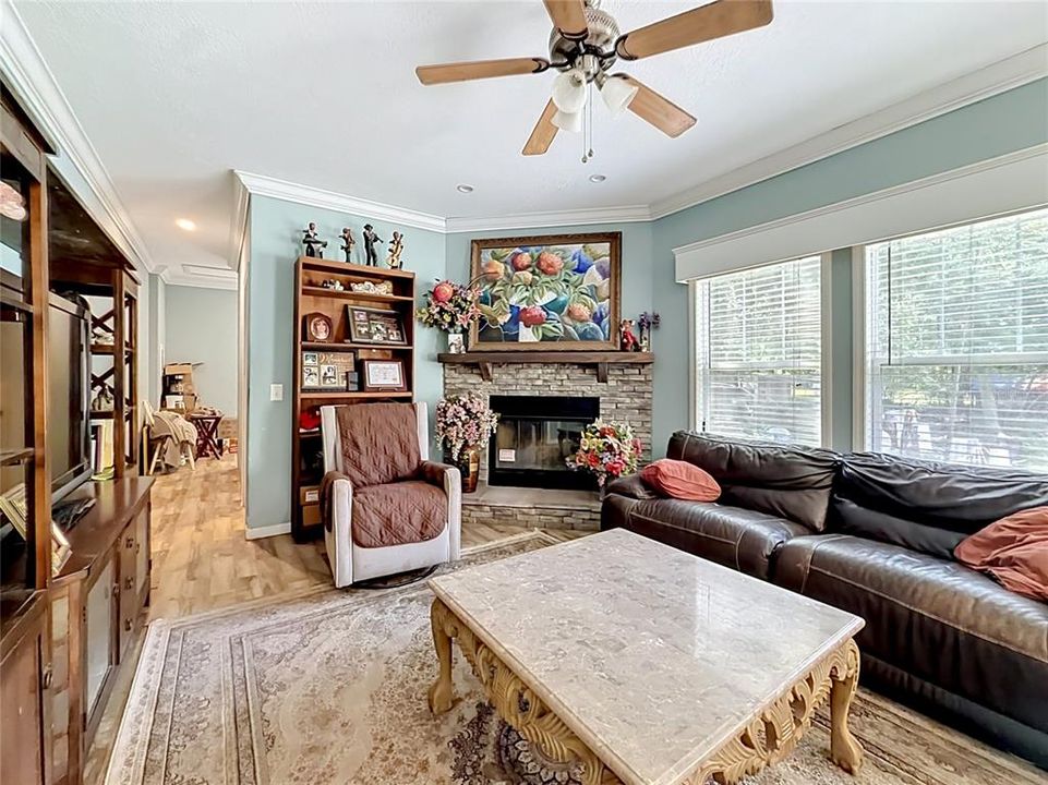 For Sale: $269,000 (4 beds, 2 baths, 1904 Square Feet)