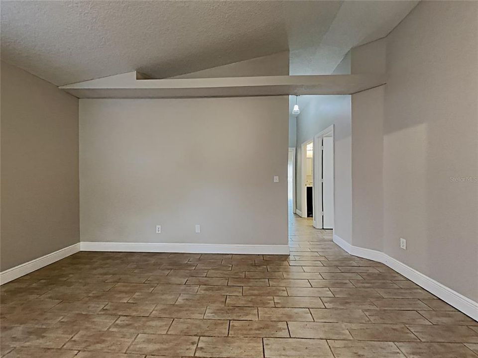 For Sale: $325,000 (3 beds, 2 baths, 1110 Square Feet)