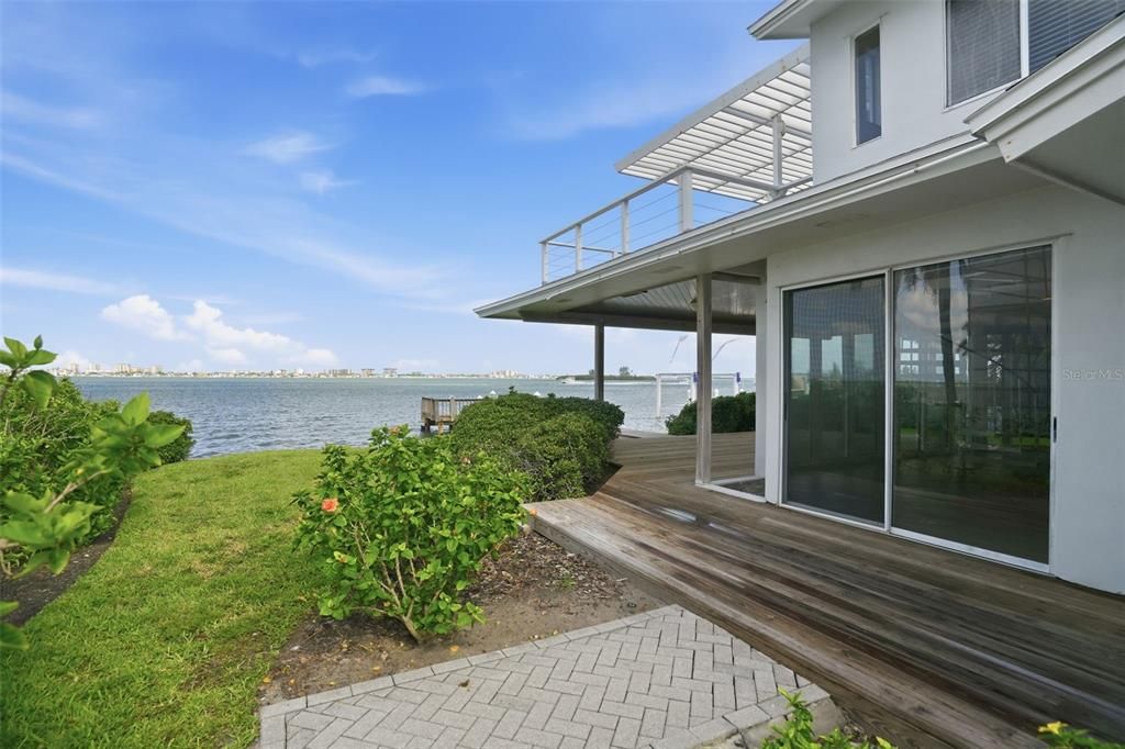 For Sale: $1,975,000 (3 beds, 3 baths, 2488 Square Feet)