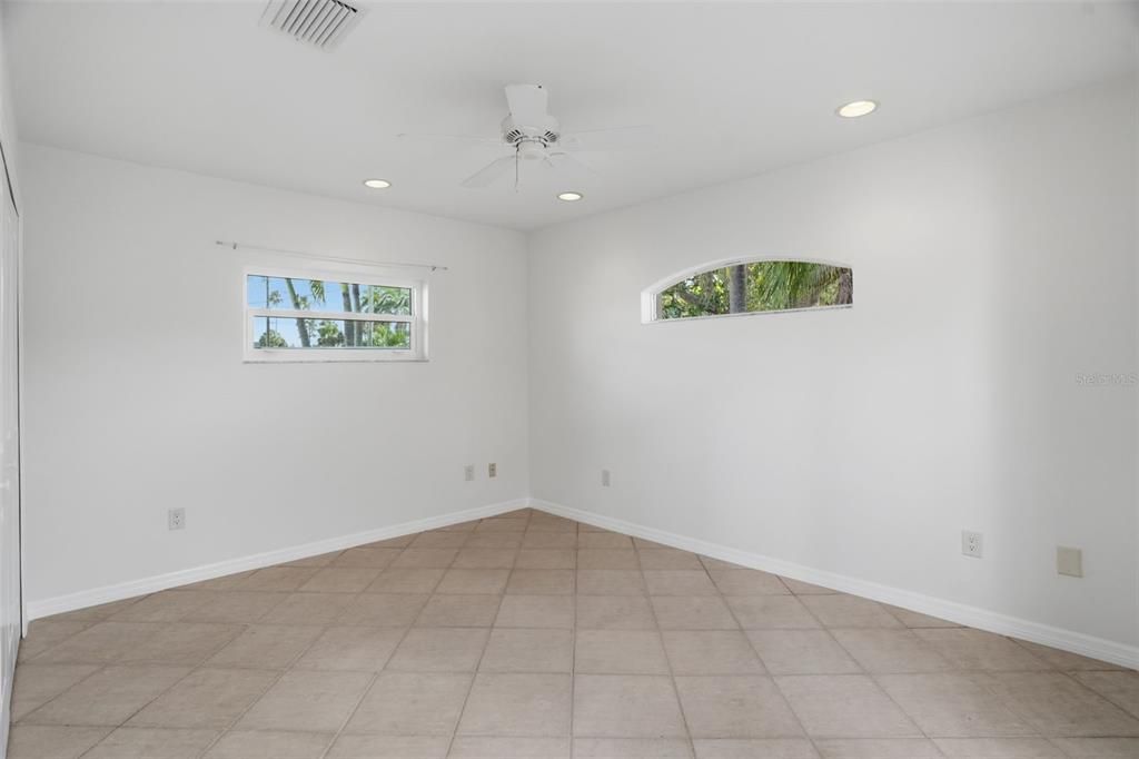 For Sale: $1,975,000 (3 beds, 3 baths, 2488 Square Feet)