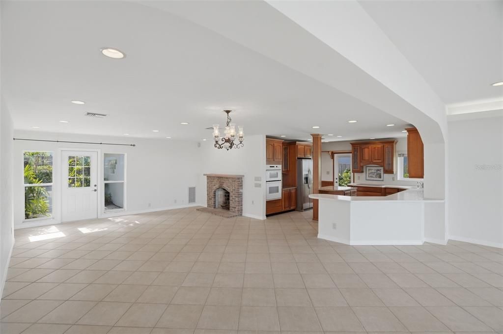 For Sale: $1,975,000 (3 beds, 3 baths, 2488 Square Feet)