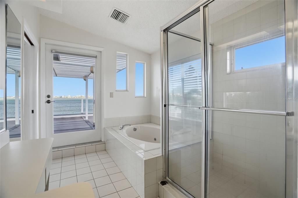 For Sale: $1,975,000 (3 beds, 3 baths, 2488 Square Feet)